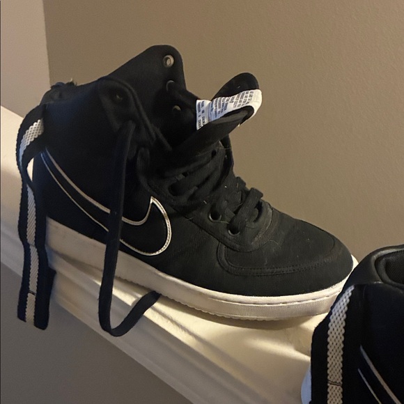Nike Black and White High-Top Sneakers - Picture 4 of 7